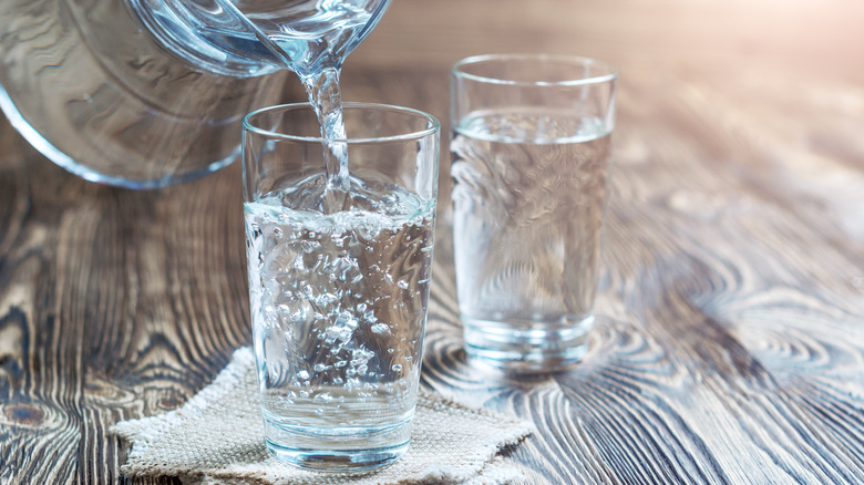 فواید مبتنی بر علم نوشیدن آب کافی